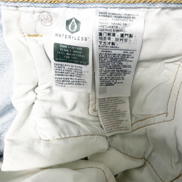 Levis 501 Straight Leg Light Wash Button Fly Jeans size 31 - Picture 8 of 9